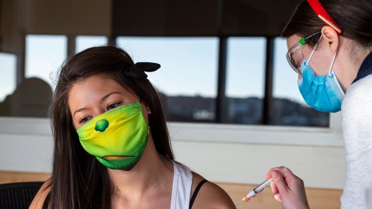 Botoxul și vaccinul Moderna nu merg mână în mână. Ce efecte pot să apară după ce te vaccinezi, dacă ai intervenții estetice