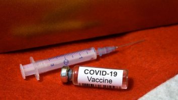 Vaccinurile false au apărut deja pe internet. Avertismentul şefei Europol
