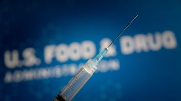 FDA a autorizat a treia doză de vaccin pentru copiii între 12 și 15 ani