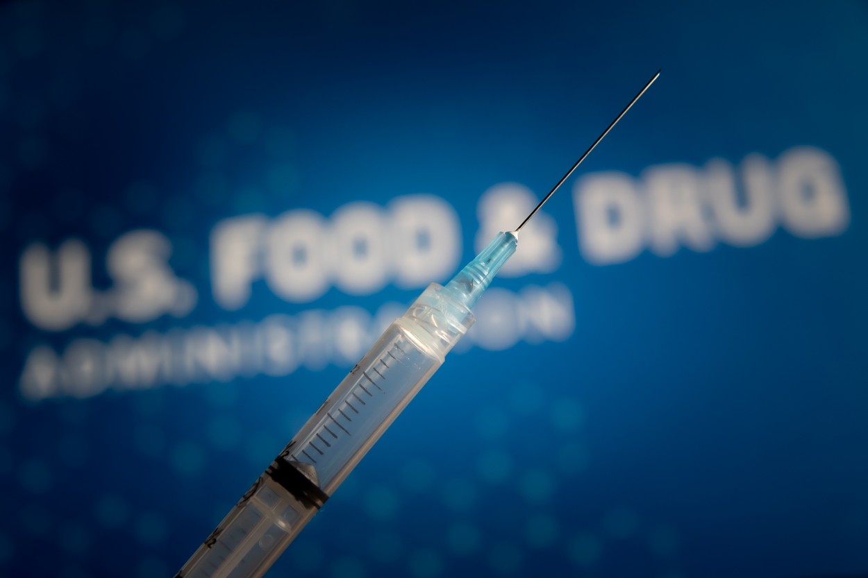 STUDIU: Vaccinul Moderna este eficient și previne cazurile severe de Covid-19. FDA îl va aproba în această săptămână