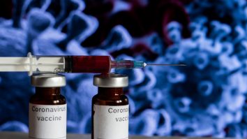 Americanii vor primi un card pentru a ține evidența vaccinurilor pentru Covid-19