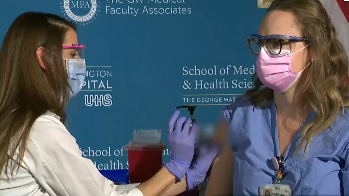 Cum ar putea vaccinul să devină obligatoriu. Noul „pașaport”