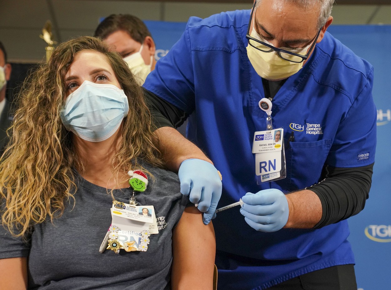 Vaccinarea în UE va începe pe 27 decembrie. Persoanele vaccinate anti-COVID vor primi adeverințe