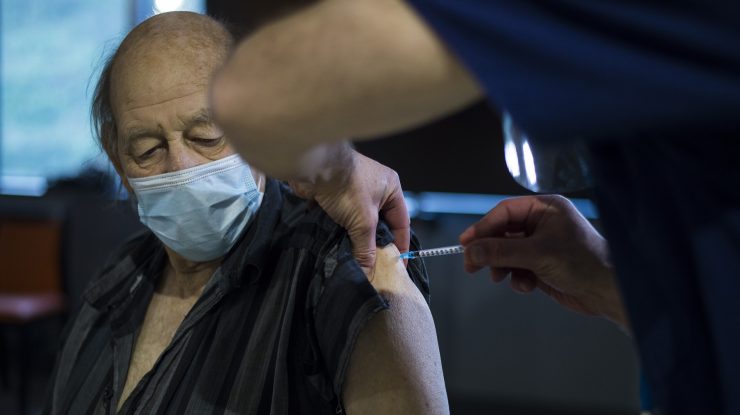 137.897 de oameni s-au vaccinat în Marea Britanie împotriva Covid în ultima săptămână