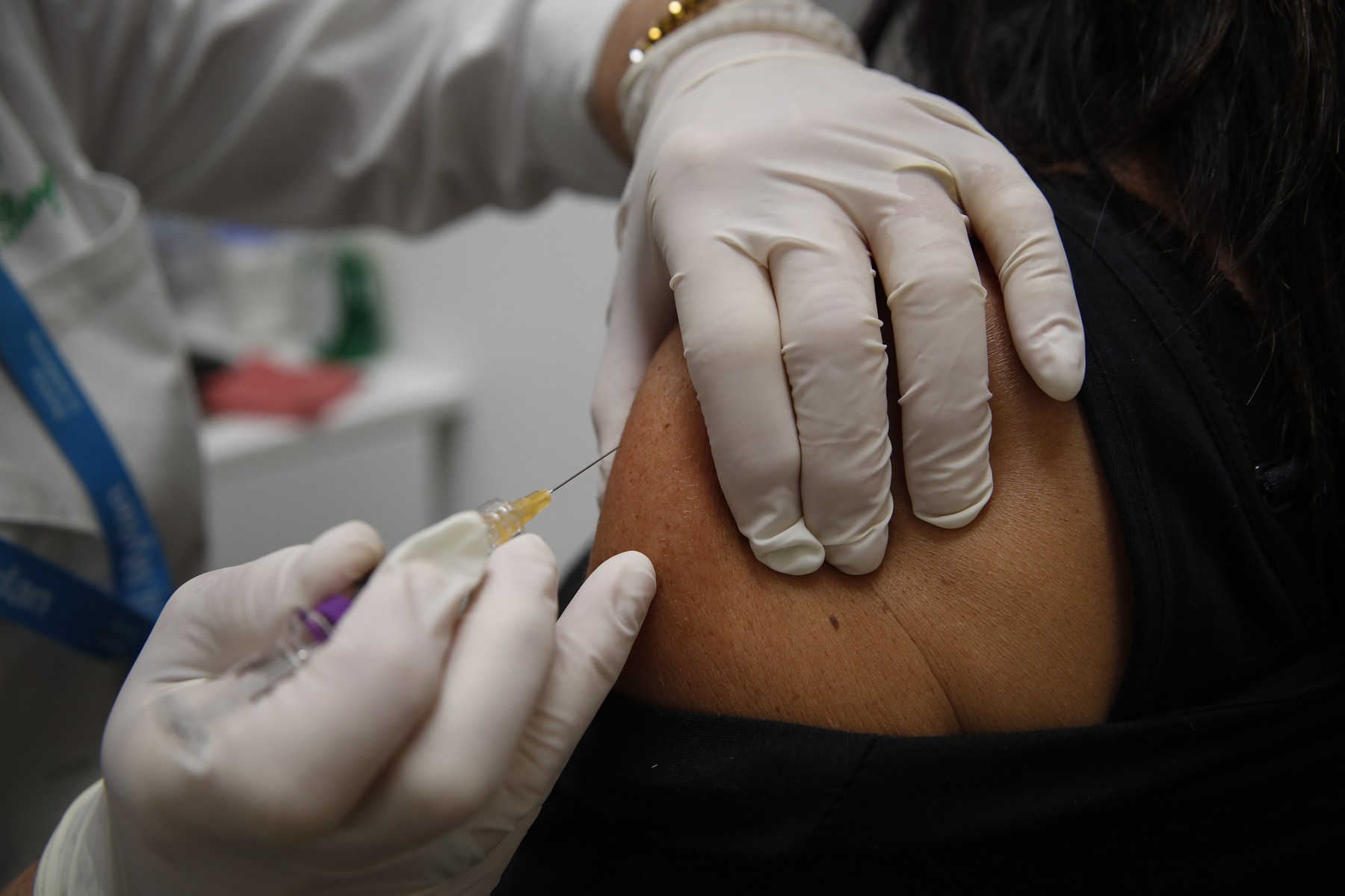 Marea Britanie va primi vaccinul Pfizer în „ore, nu zile”, spune un reprezentant englez