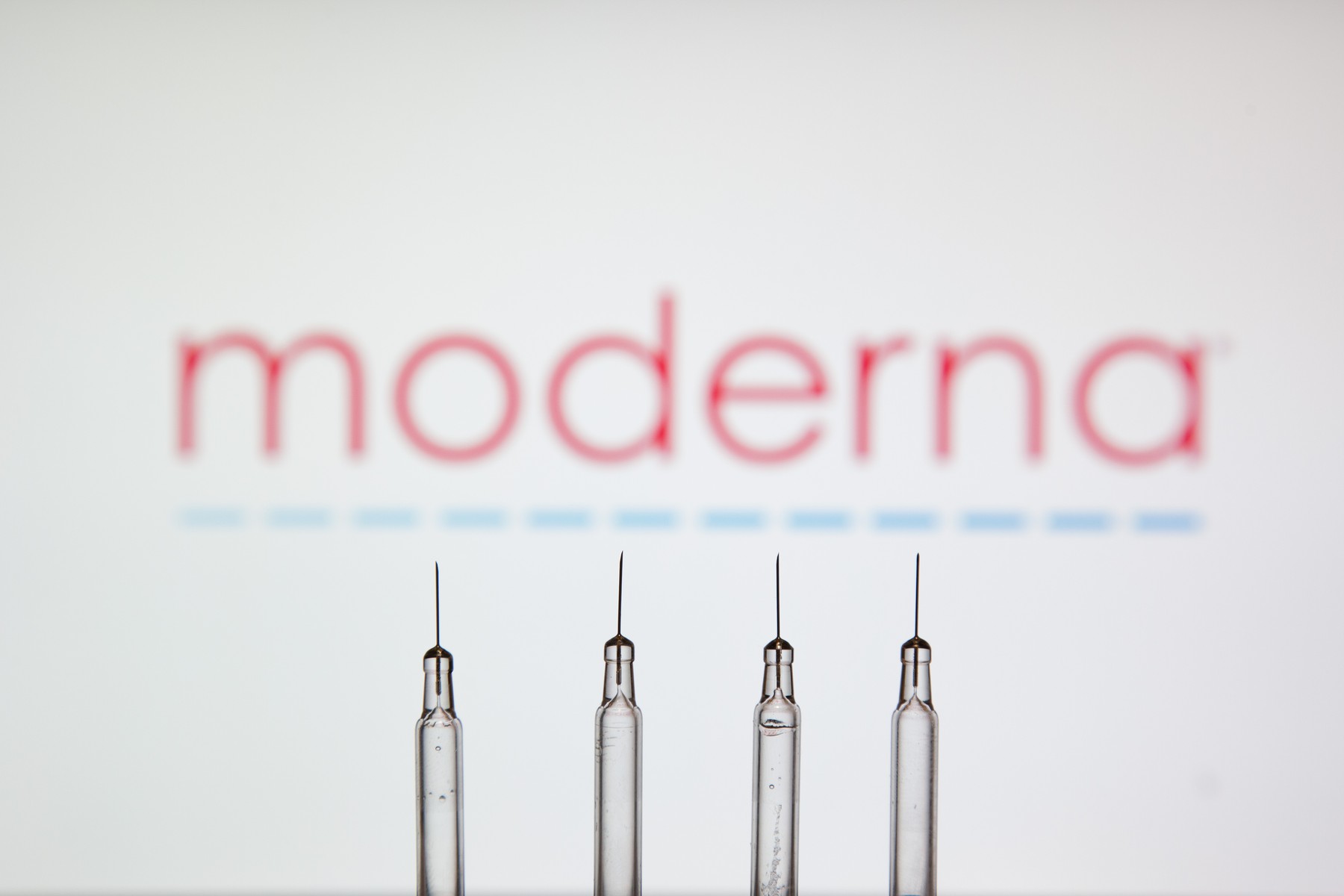 Vaccinul anti-Covid de la Moderna, aproape de a fi aprobat în SUA. Milioane de doze urmează să fie livrate