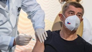 Republica Cehă a început vaccinarea. Premierul Andrej Babis, primul care a fost imunizat