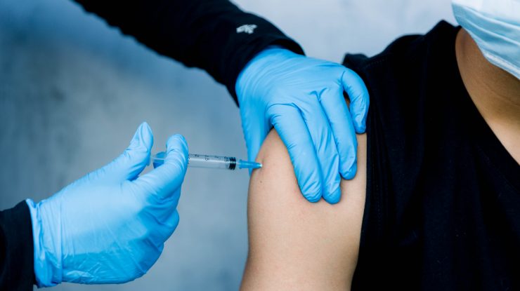 Rusia începe programul de vaccinare împotriva Covid-19