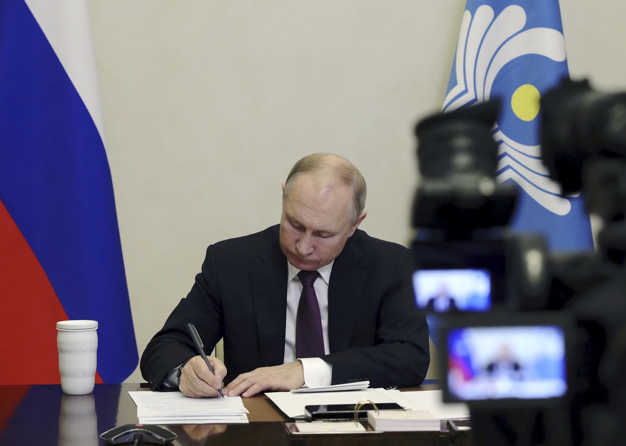 Ce are Vladimir Putin în termosul alb cu care a fost chiar și la dineul G20: „Asta beau dintotdeauna”