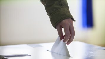 Cum se va desfășura votul în zonele carantinate. Raed Arafat: „Pentru toţi cetăţenii cu drept la vot există libertate de mişcare”