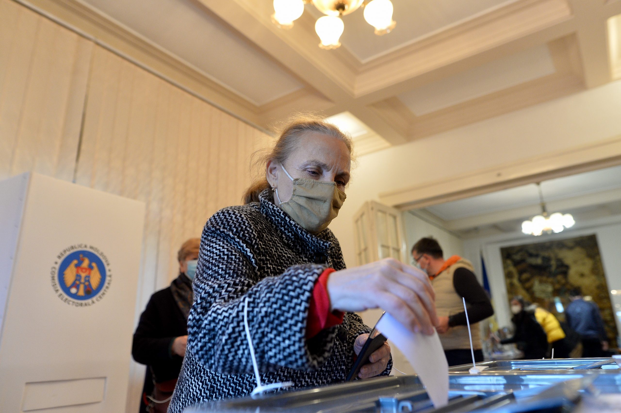 Voturile din cinci secții din Capitală vor fi renumărate