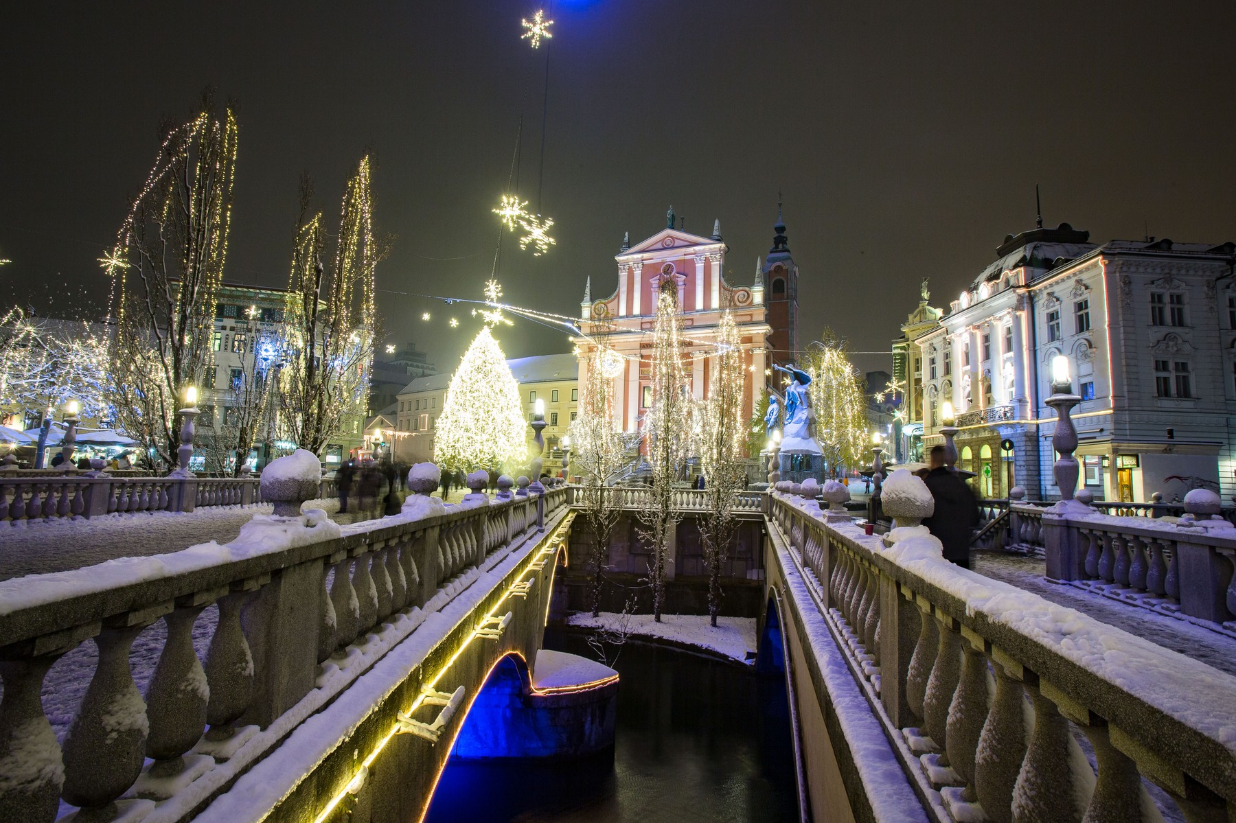 METEO. ANM anunță cum va fi vremea de Crăciun și Revelion: temperaturi mai ridicate decât de obicei