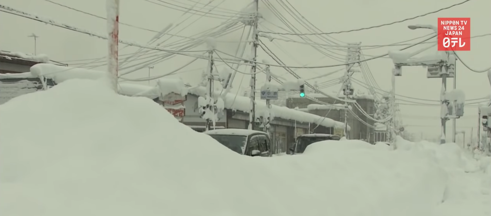 Ninsori abundente în Japonia. Comunități întregi sunt îngropate în zăpadă. FOTO și VIDEO