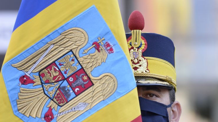 Mesajele politicienilor de Ziua Națională a României. Barna: „Pe 1 îi zici că o iubești, pe 6 îi și dovedești“