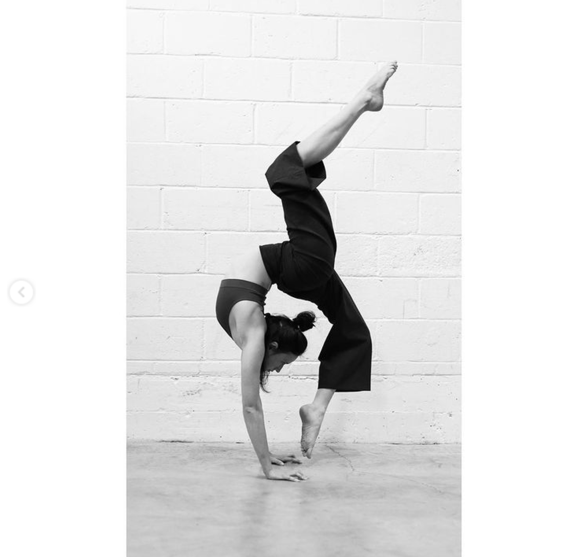 Trasă prin inel, moștenire de familie. Artista la care acrobațiile sunt la ordinea zilei