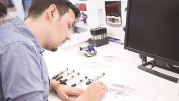 Povestea lui Victor Sfiazof, designerul român care a desenat conceptul Dacia Bigster