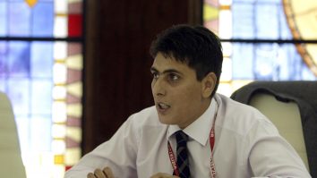 Fostul şef al ANSVSA, condamnat la 8 ani şi 6 luni de închisoare, a anunțat pe Facebook că a părăsit România