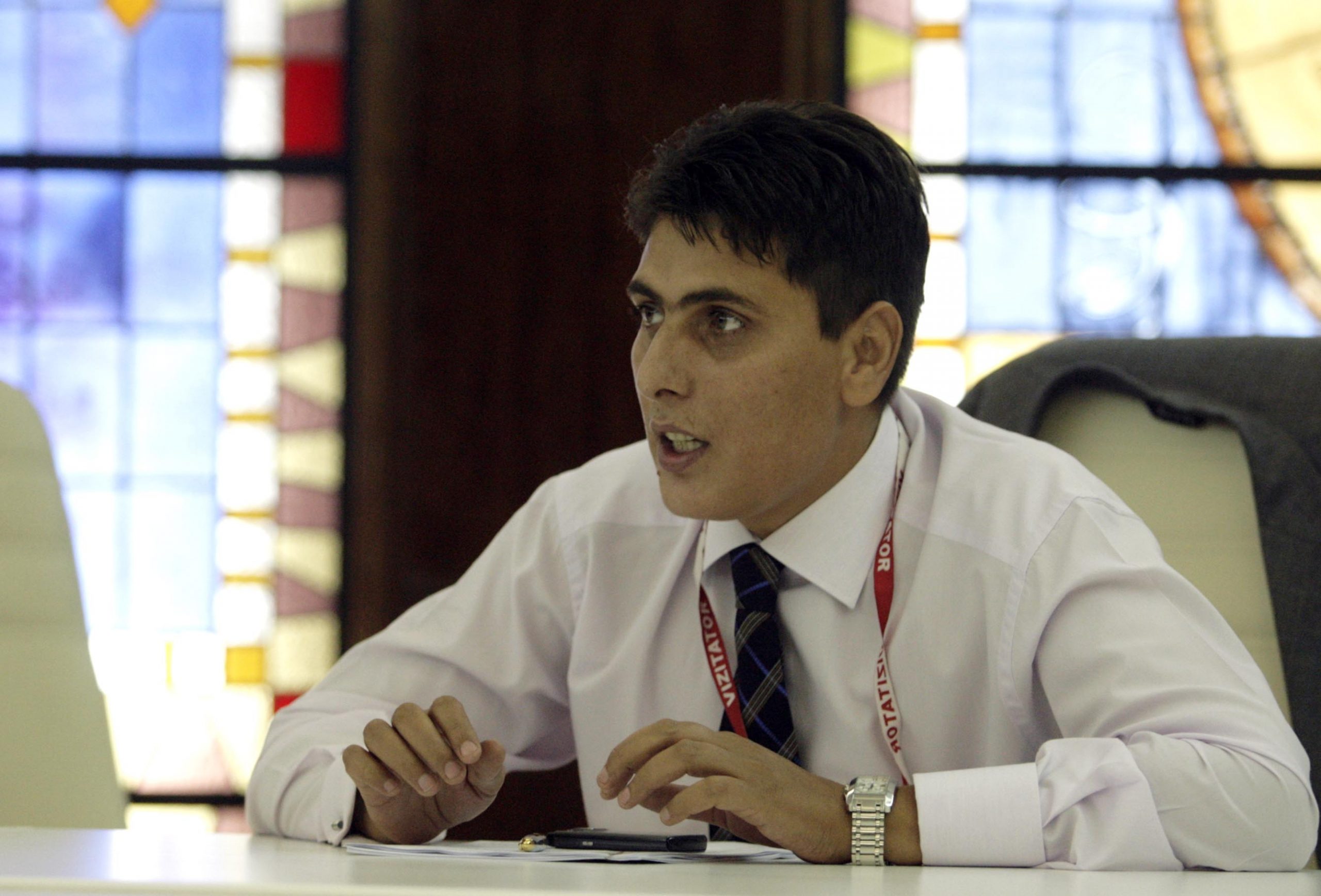 Fostul şef al ANSVSA, condamnat la 8 ani şi 6 luni de închisoare, a anunțat pe Facebook că a părăsit România