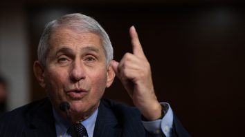 Anthony Fauci și oficialii medicali critică acuzațiile de fake-news făcute de Trump