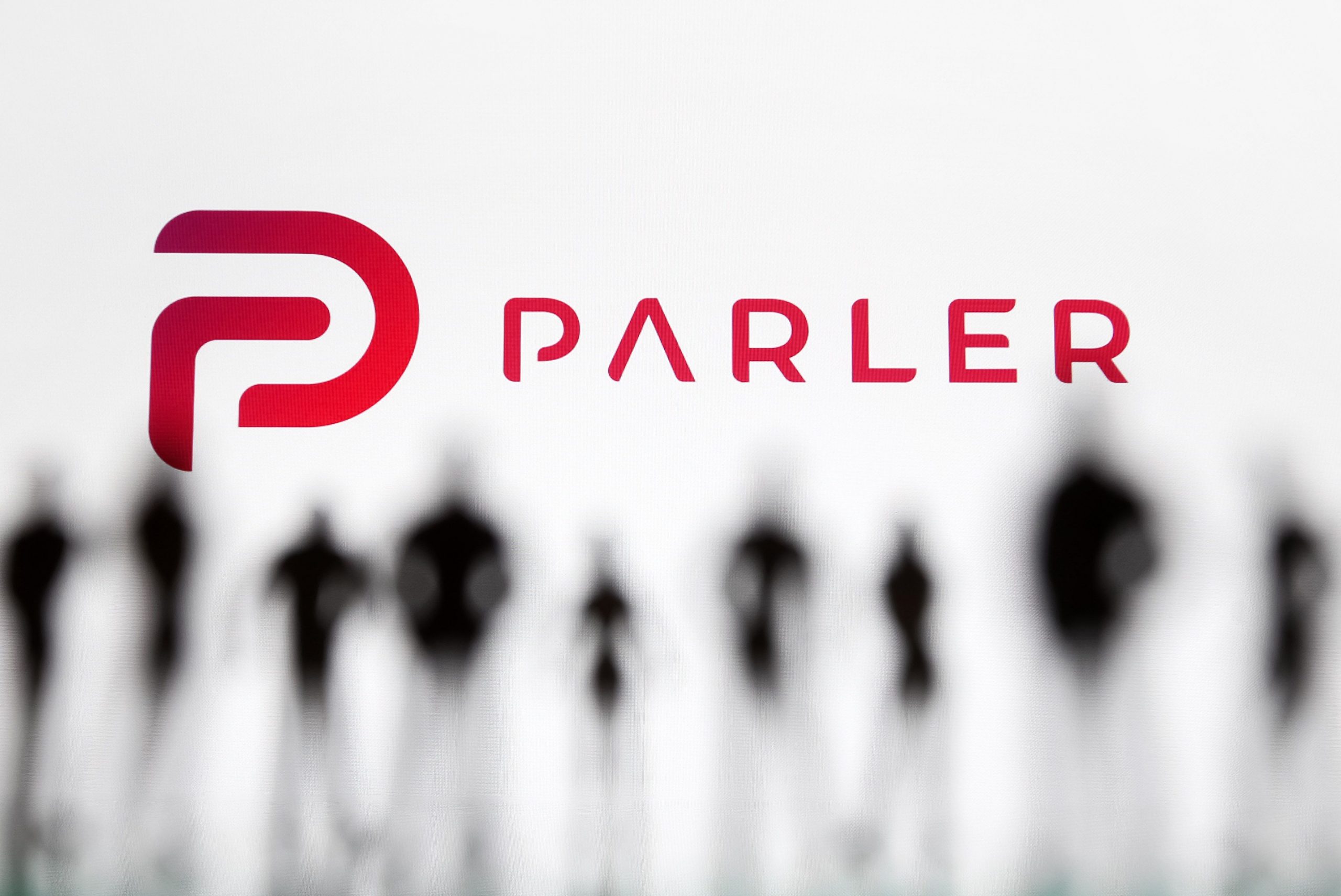 Aplicația Parler, blocată de giganții tech, devine simbol al luptei pentru libertatea de exprimare