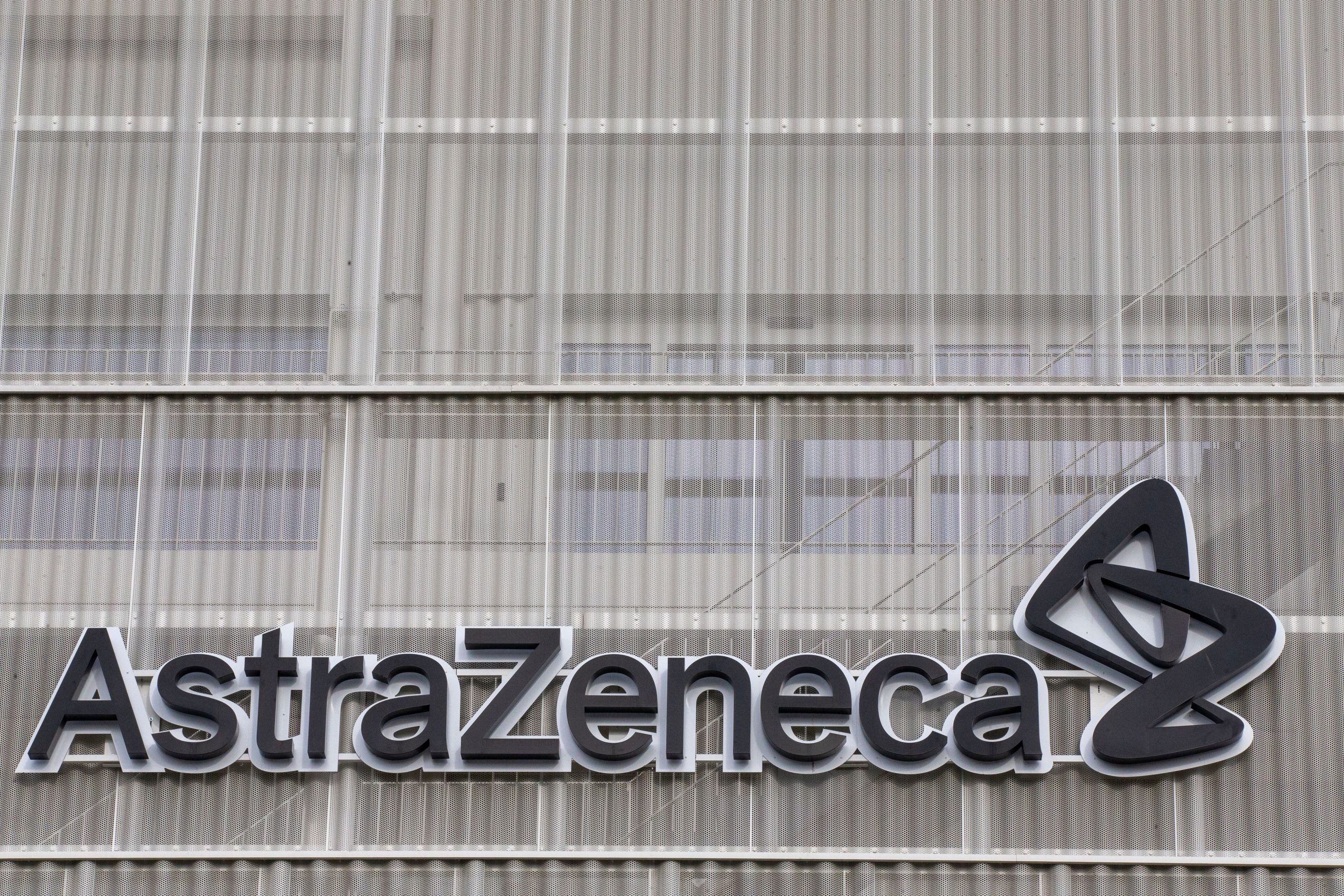 Războiul vaccinurilor provoacă o criză de identitate în Europa. UE, acuzată că nu respectă politicile pe care le promovează