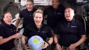 Meniu cosmic. Ce au mâncat de Revelion astronauții de pe Stația Spațială Internațională