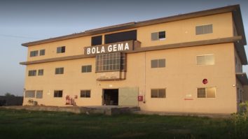 Orașul în care se fabrică 70% din mingile de fotbal de pe pământ: „Șutăm” fiecare minge de peste 2.000 de ori