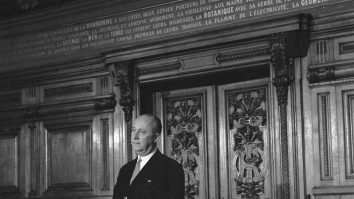 Cum a ajuns Christian Dior unul dintre cei mai mari designeri din lume. Și-a vândut schițele pe 10 cenți și a fost ajutorul unui croitor