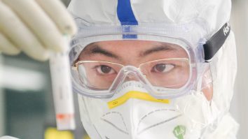 Știau sau nu chinezii de Covid-19? Oamenii de știință au depus un brevet pentru vaccin ÎNAINTE de izbucnirea pandemie