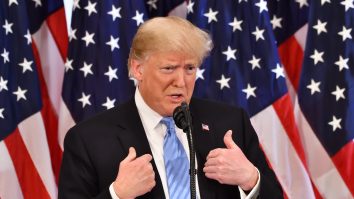 Situație fără precedent în istoria SUA: Trump s-ar putea grația chiar pe el