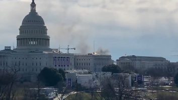 Capitoliul intră din nou în lockdown, după „o amenințare la adresa securității”. Participanții la repetiția învestirii lui Biden, evacuați VIDEO