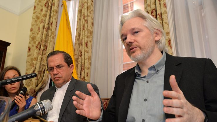 Un tribunal britanic a decis că Julian Assange poate face apel la decizia de extrădare a SUA