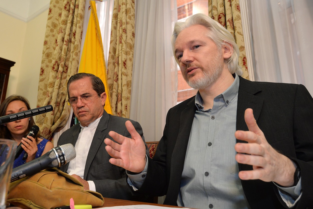 Un tribunal britanic a decis că Julian Assange poate face apel la decizia de extrădare a SUA