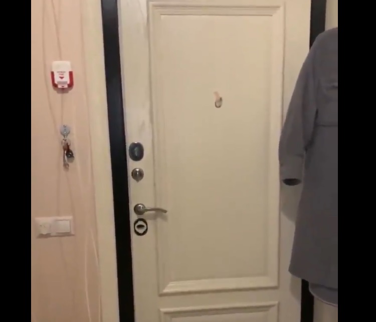 Casa și birourile lui Navalnîi, percheziţionate de polițiști: „Mi-au spart ușa”