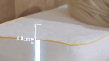 AirCozy, prima pernă inteligentă care reduce sforăitul: „Se ajustează la înălțimea perfectă pentru tine”