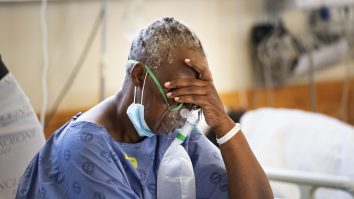 Persoană-suferind-de-Covid-din-Capetown