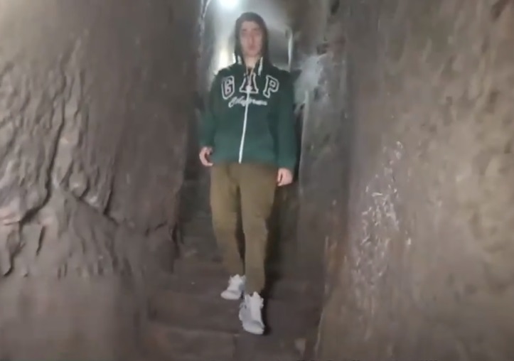 Soţia i-a cerut o pivniţă pentru a depozita cartofii, iar el i-a făcut un muzeu