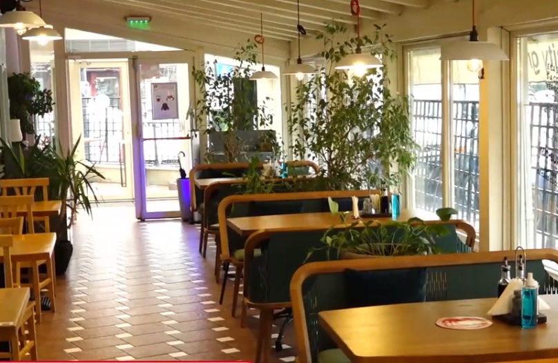 Interioarele restaurantelor, libere după 10 luni de baricade, dar lumea nu se înghesuie: „Cu 30% nu există recuperare”