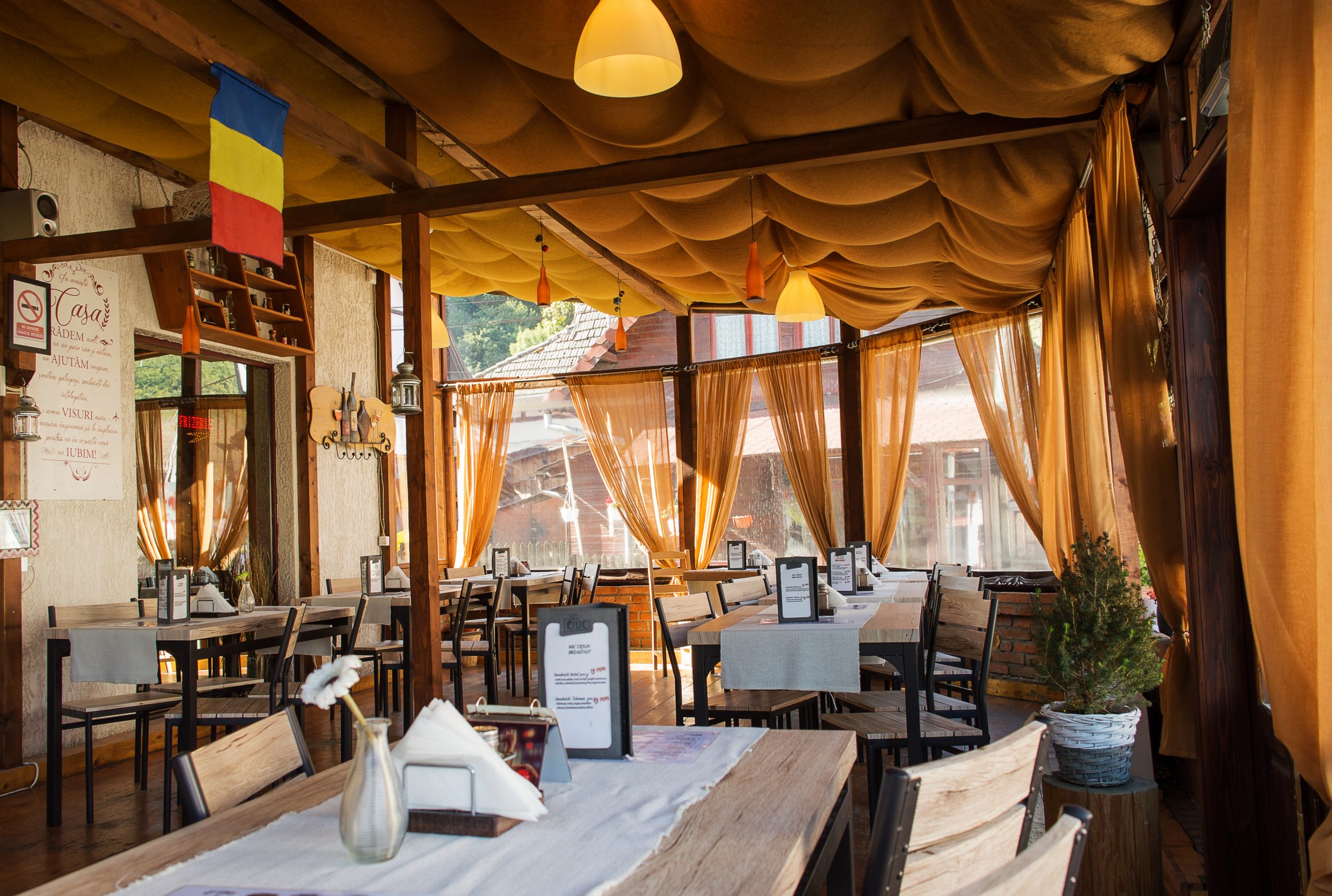 Poate vaccinul să salveze economia României? Ce spun antreprenorii