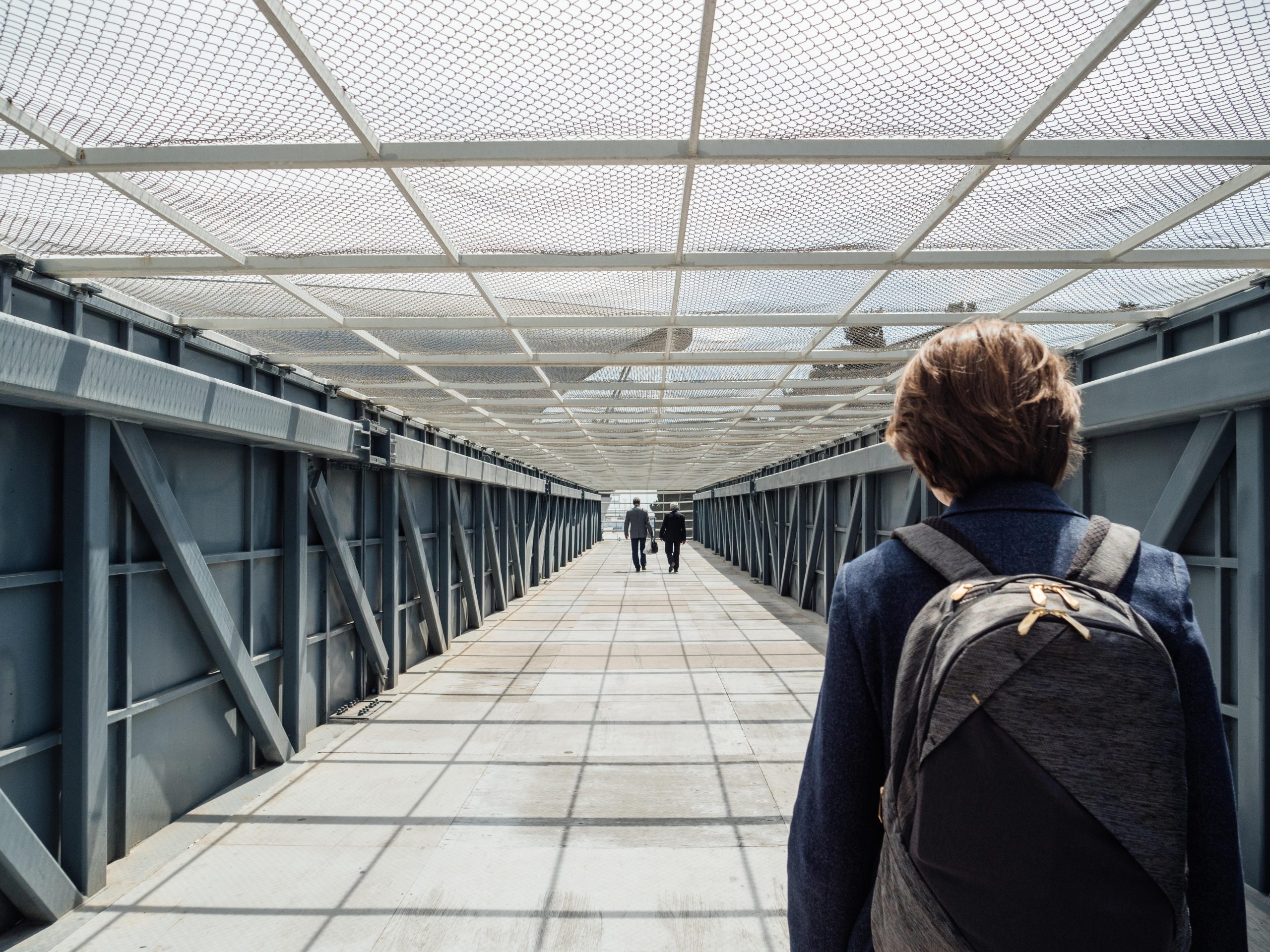 Un tânăr și-a uitat rucsacul plin cu droguri în gară și a sunat la poliție ca să aibă grijă de el