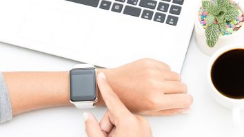 Ceasurile inteligente pot detecta infecția cu coronavirus înainte ca pacientul să fie diagnosticat