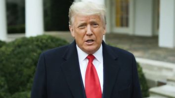 Trei milioane de oameni au folosit #Capitol pe Twitter. Contul lui Trump a fost blocat timp de 12 ore