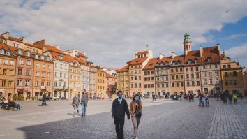 Polonezii, sceptici în privința vaccinării. Jurnalistă, după ce a primit vaccinul: „Cea mai mare traumă pe care am trăit-o”