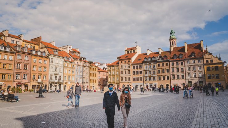 Polonezii, sceptici în privința vaccinării. Jurnalistă, după ce a primit vaccinul: „Cea mai mare traumă pe care am trăit-o”