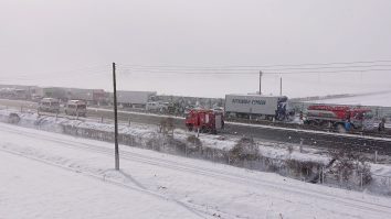 Accident Japoania 130 de mașini