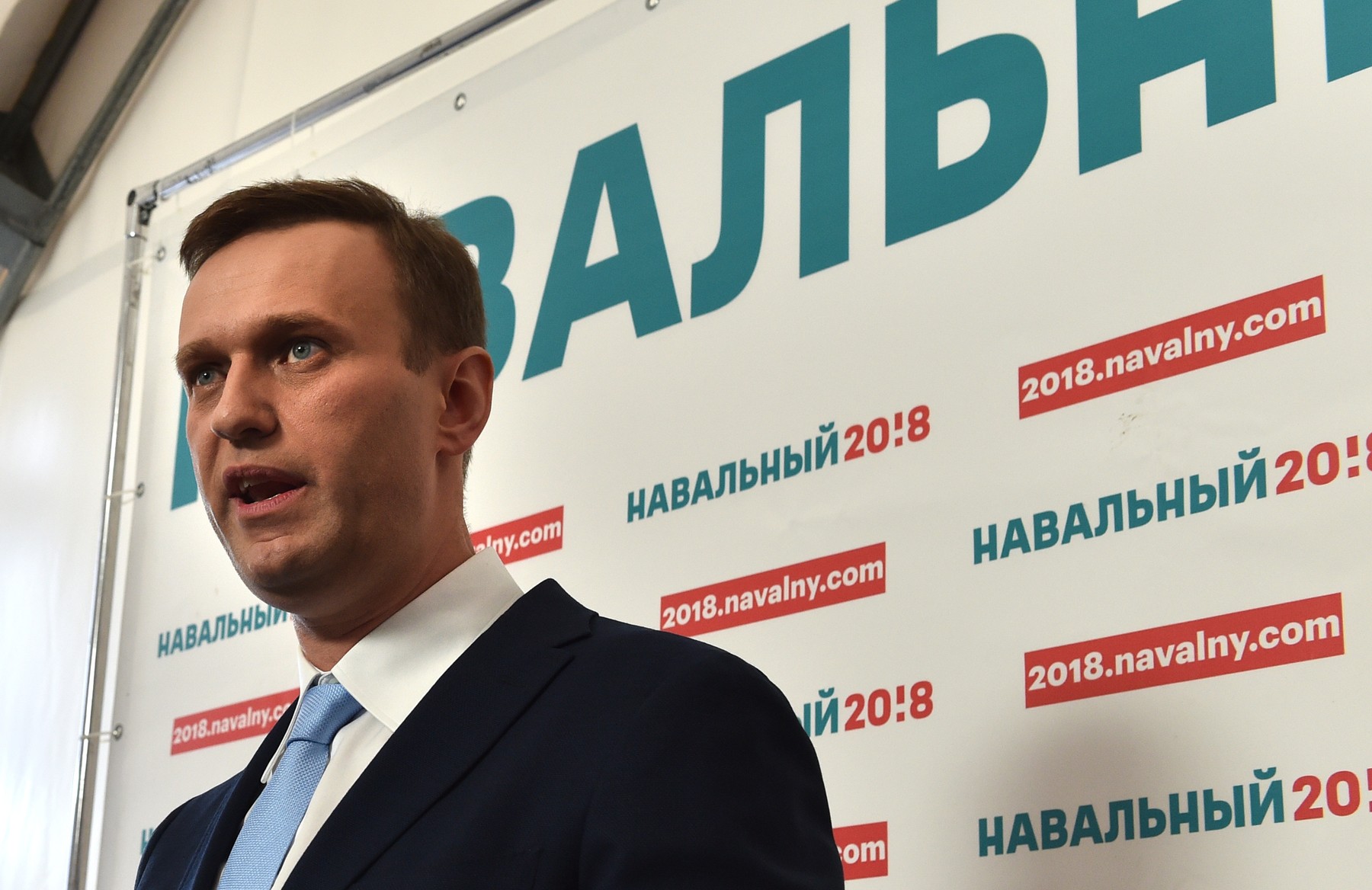 Alexei Navalnîi a anunţat că se întoarce în Rusia. El acuză că a fost otrăvit de Kremlin