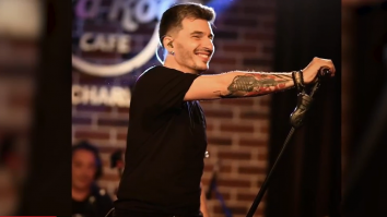 Solistul trupei JukeBox, primul artist vaccinat în România