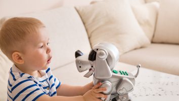 Moflin, robotul care poate deveni animal de companie. Ce știe să facă