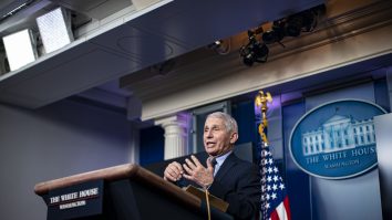 Anthony Fauci: Sunt date care arată că vaccinurile sunt mai puţin eficiente împotriva noilor tulpini de COVID-19