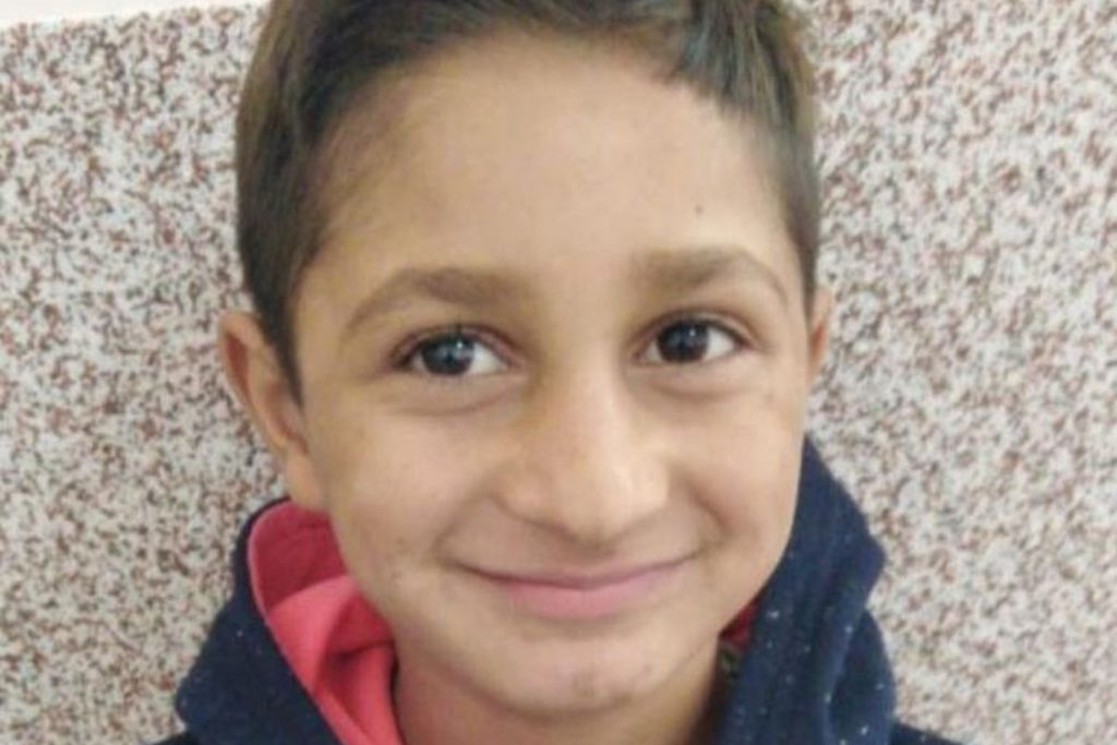 Băiatul din Arad, în vârstă de 7 ani, de negăsit după 6 zile. Este căutat cu 5 drone și o autoșenilată